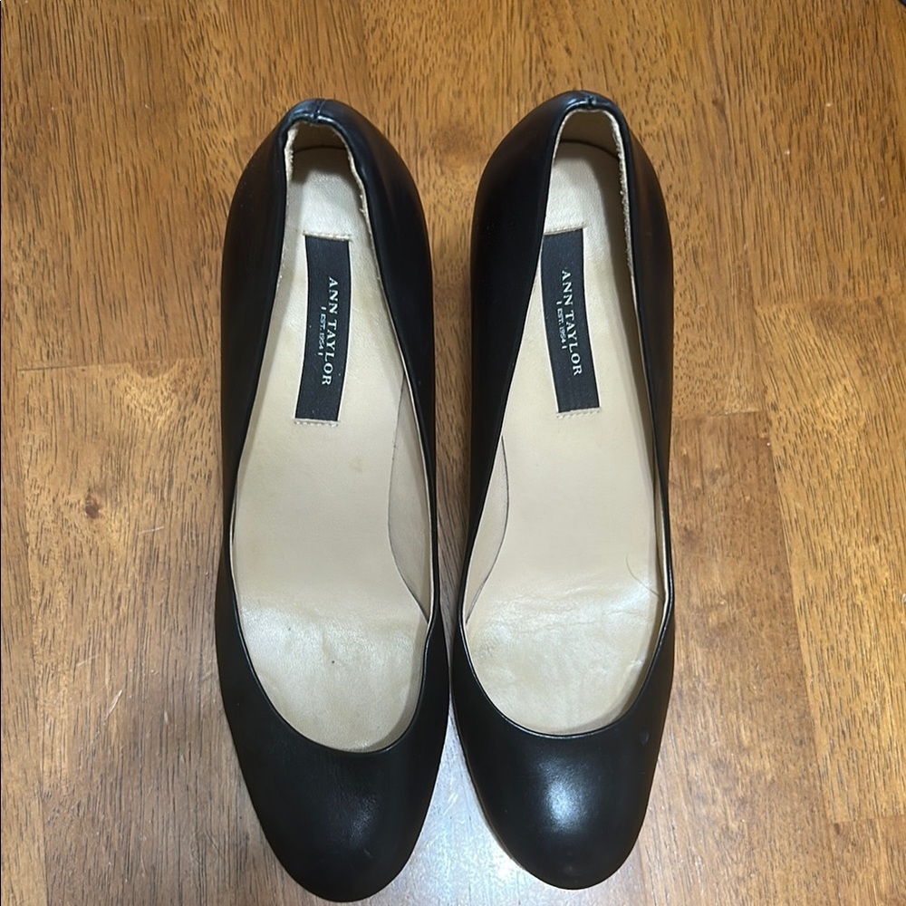 Used Ann Taylor Black Heels Classic Design Size 6.5 Leather Upper, Leather sole